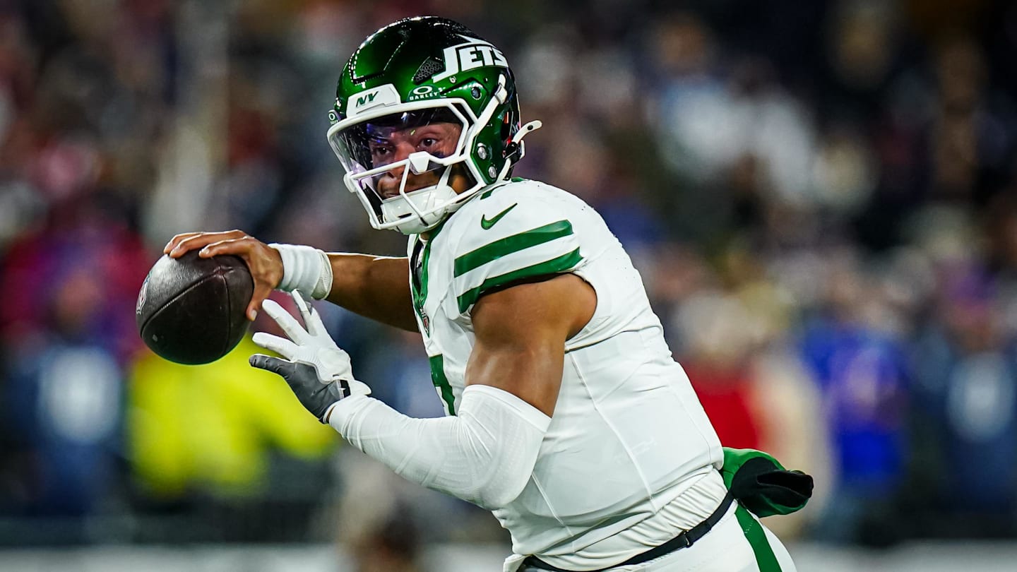 Justin Fields Breaks Silence On Jets Benching, Future Plans