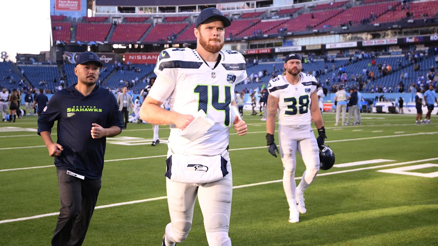 How likely do experts believe the Seahawks will get a decisive win over the Vikings?