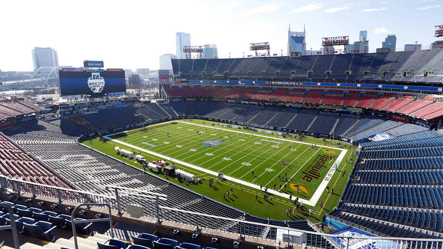 Iowa v Missouri - TransPerfect Music City Bowl