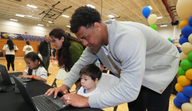 How Jaguars' Arik Armstead is Continuing to Give Back