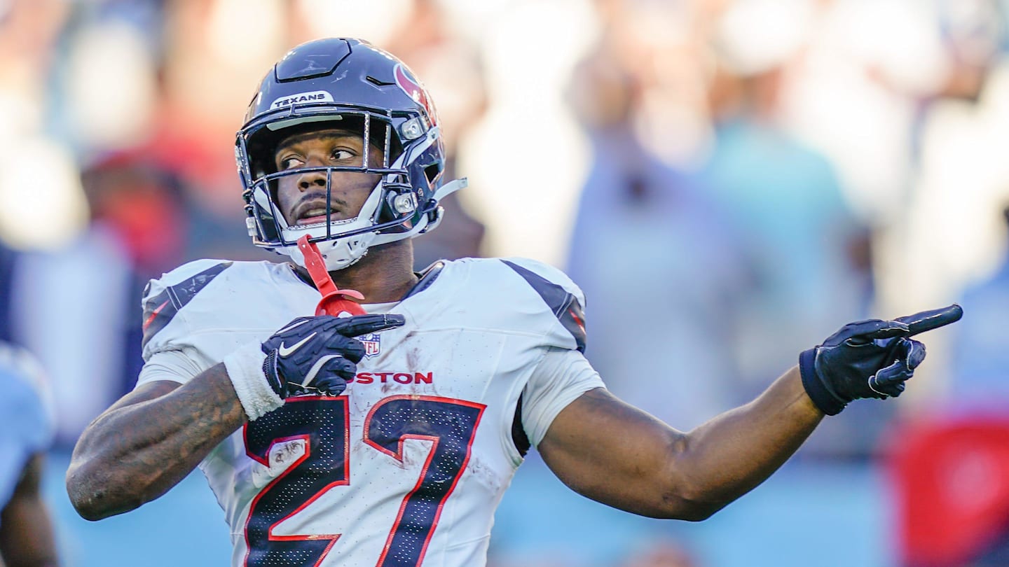 Texans RB Woody Marks Leaves Colts Game With Injury