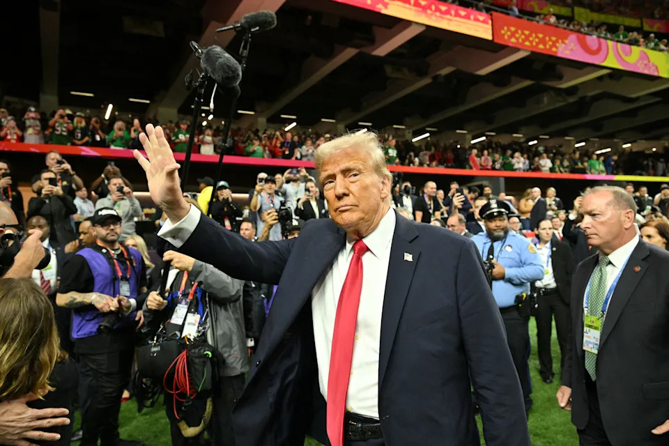 President Trump is reportedly having private talks to ensure that the Washington Commanders' new D.C. stadium is named after him. / ROBERTO SCHMIDT/AFP via Getty Images