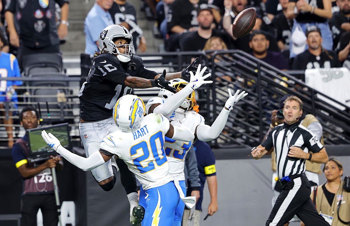 Raiders aim to recharge collapsing offense against Chargers -
Las Vegas Sun News