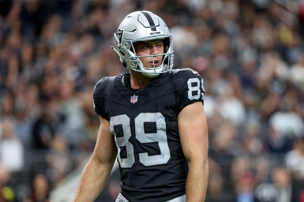 Las Vegas Raiders tight end Brock Bowers playing against the Jaguars