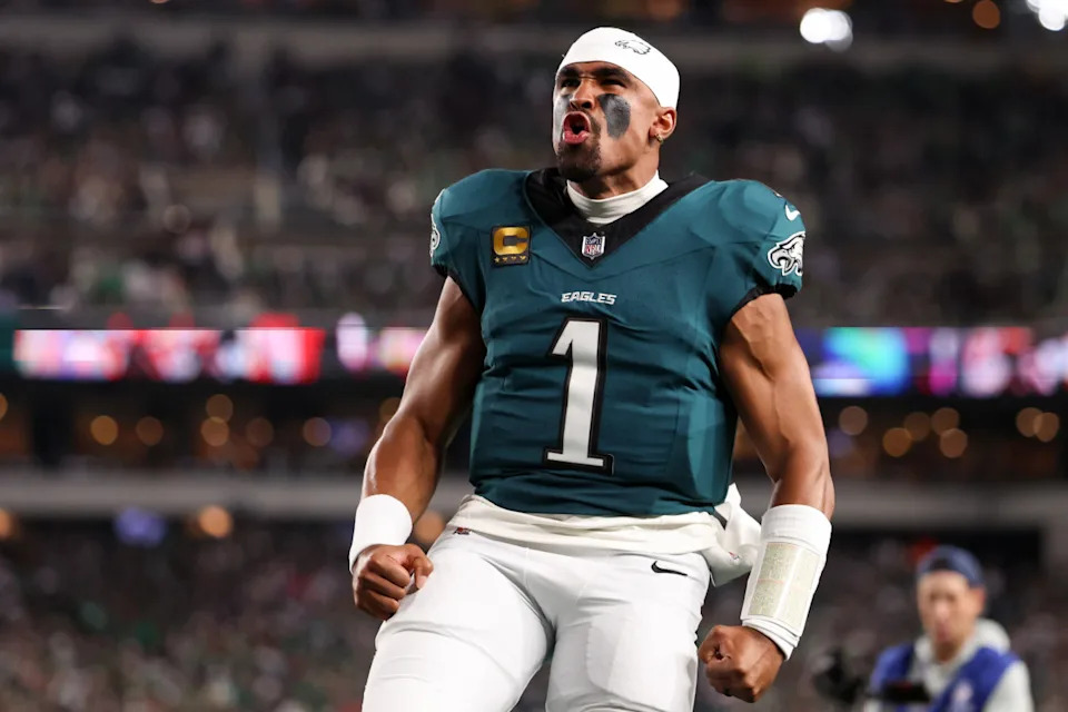 Philadelphia Eagles quarterback Jalen Hurts (1) looks on prior to the game against the Dallas Cowboys.© Bill Streicher-Imagn Images
