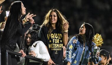 Joey Galloway wants ESPN to stop showing Vanderbilt quarterback Diego Pavia's mom