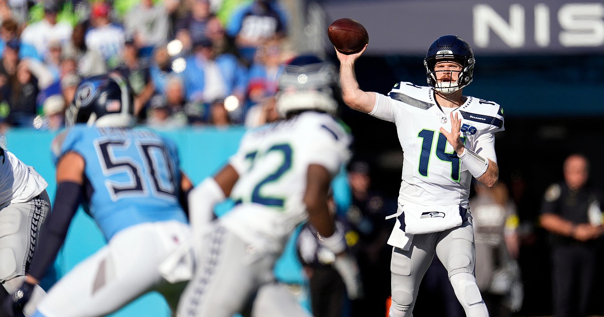 Seahawks favored over Vikings ahead of week 13 matchup