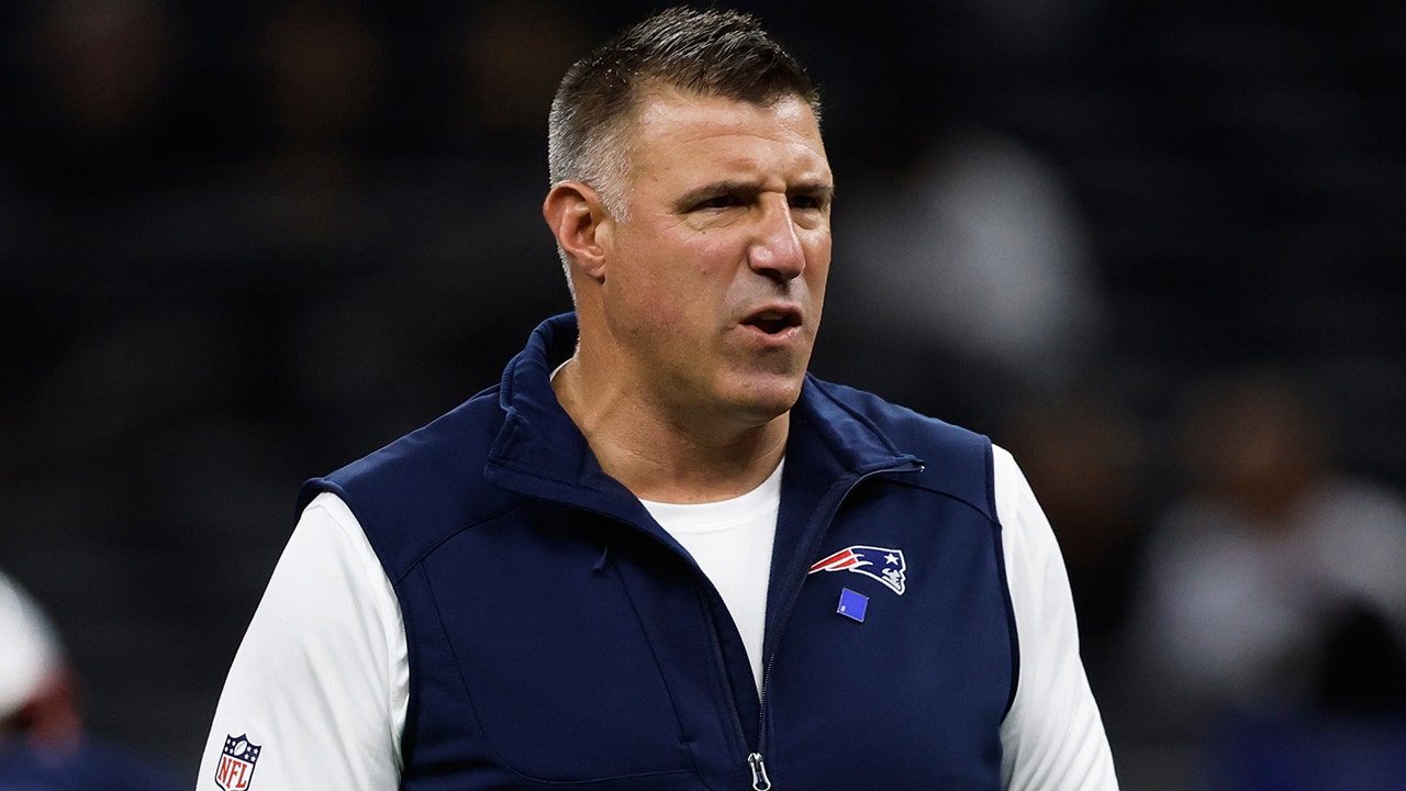 Mike Vrabel fires back at Patriots schedule critics amid win streak