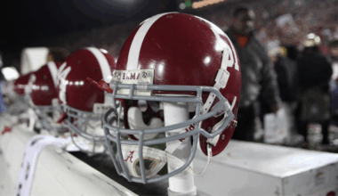 Woodrow Lowe, College Football Hall of Famer who led Alabama to national championship, SEC titles, dies at 71