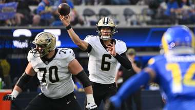 New Orleans Saints v Los Angeles Rams
