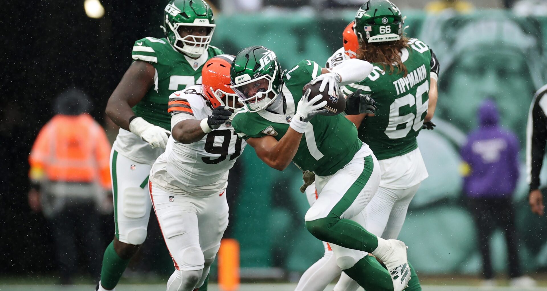 Jets Pushed to Bench QB Justin Fields After Awful Browns Game