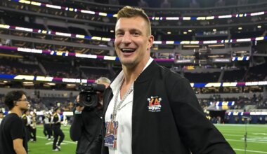 Rob Gronkowski will officially retire with a one-day contract from Patriots