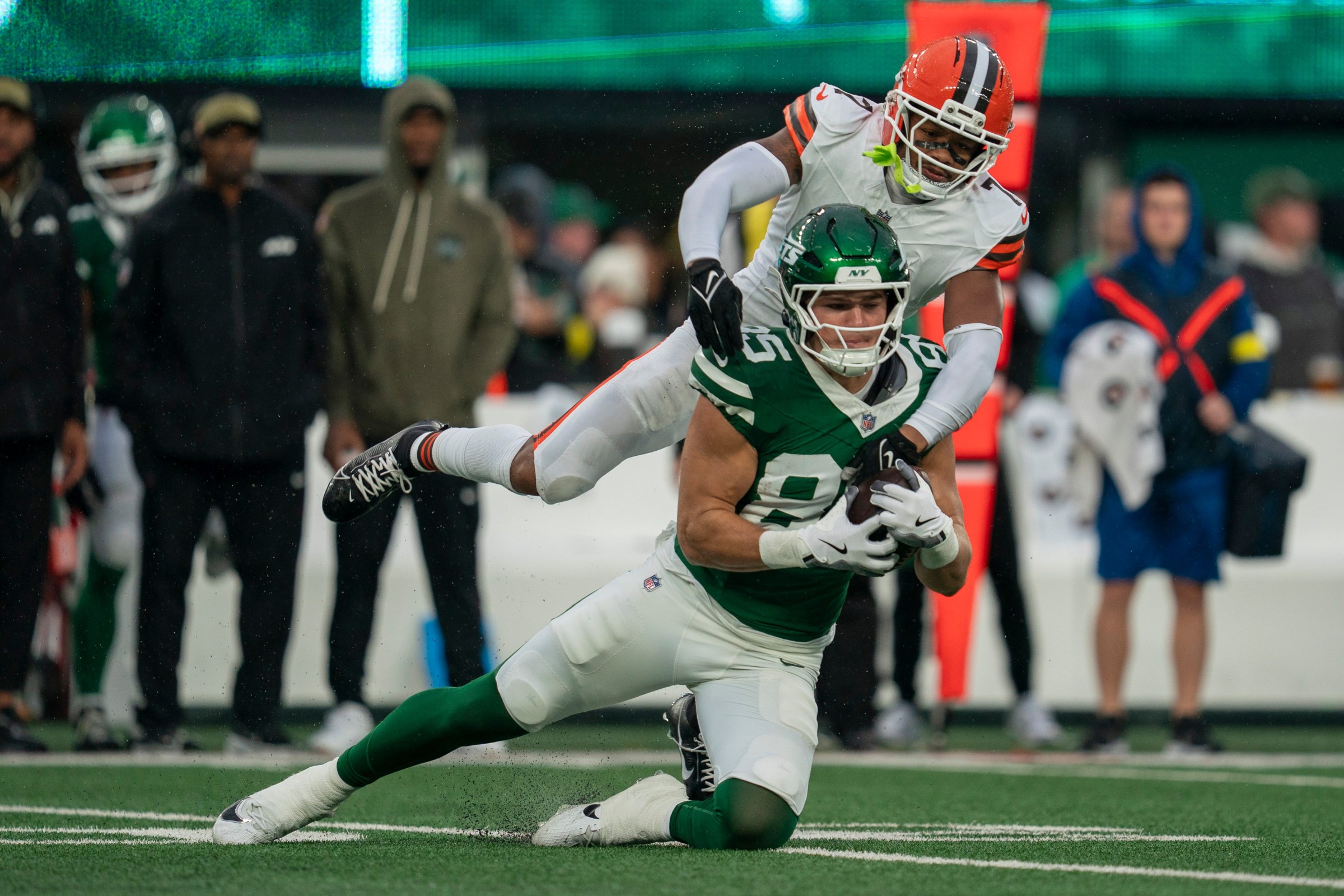 Daily Dawg Chow: Browns lose winnable game to Jets; changes needed