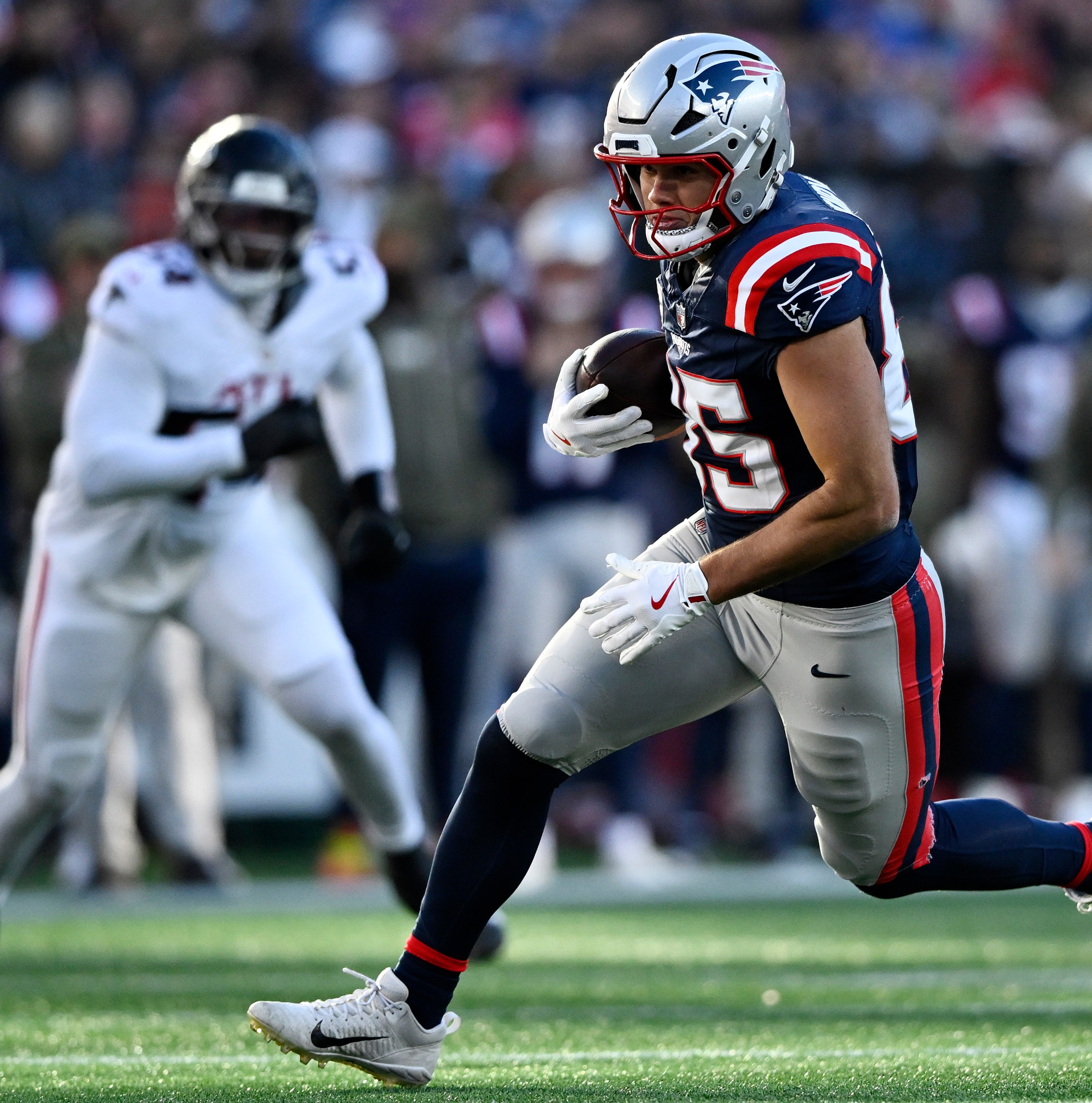 Patriots links 11/03/25: Henry, Douglas come through in nailbiter