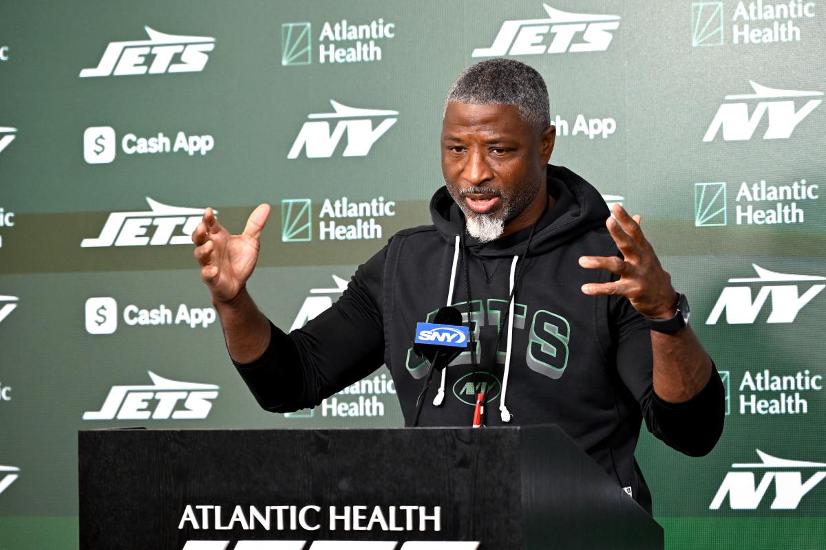 Jets' Aaron Glenn bristles with media over report on Garrett Wilson injury