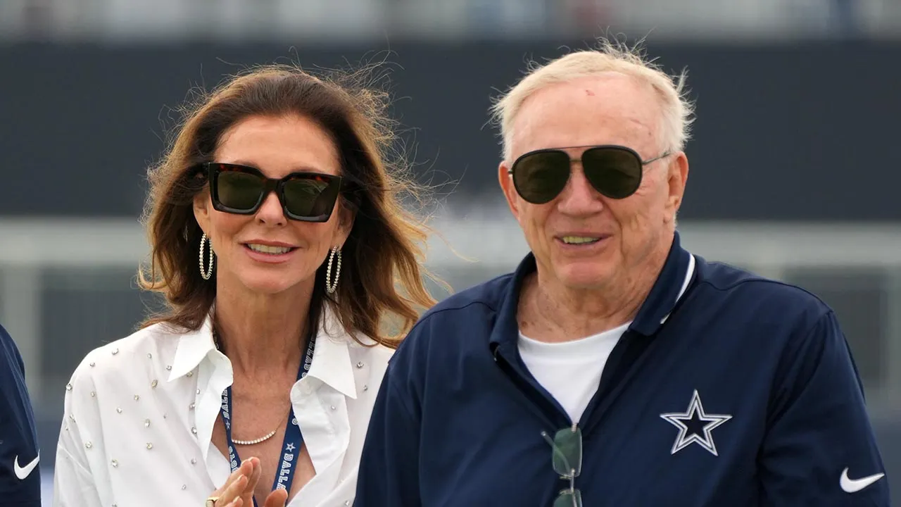 Jerry Jones' daughter backs Bad Bunny Super Bowl show despite outrage from NFL fans