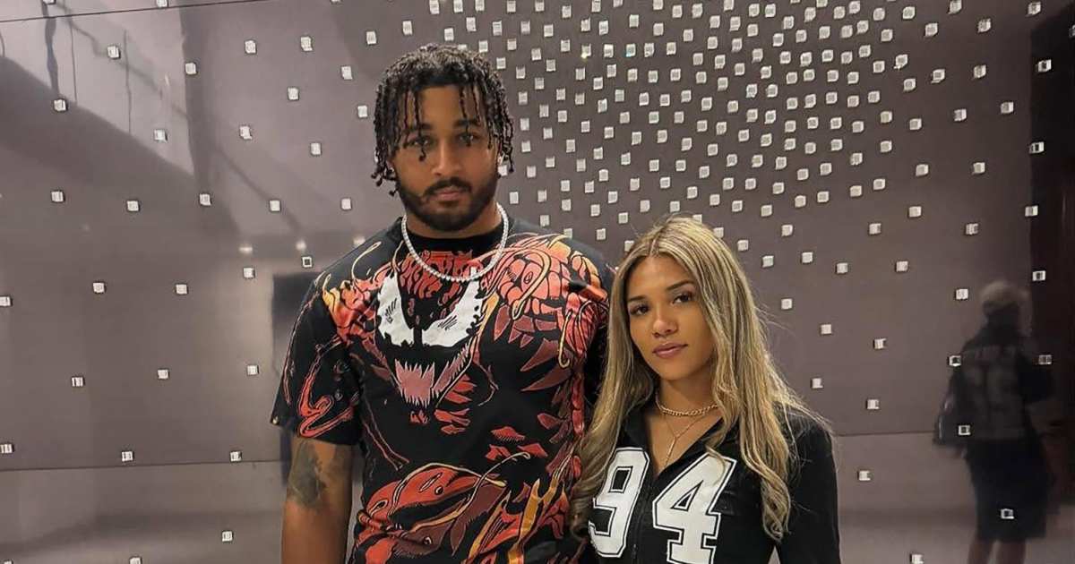 Girlfriend of Late Dallas Cowboys Star Marshawn Kneeland Is Pregnant