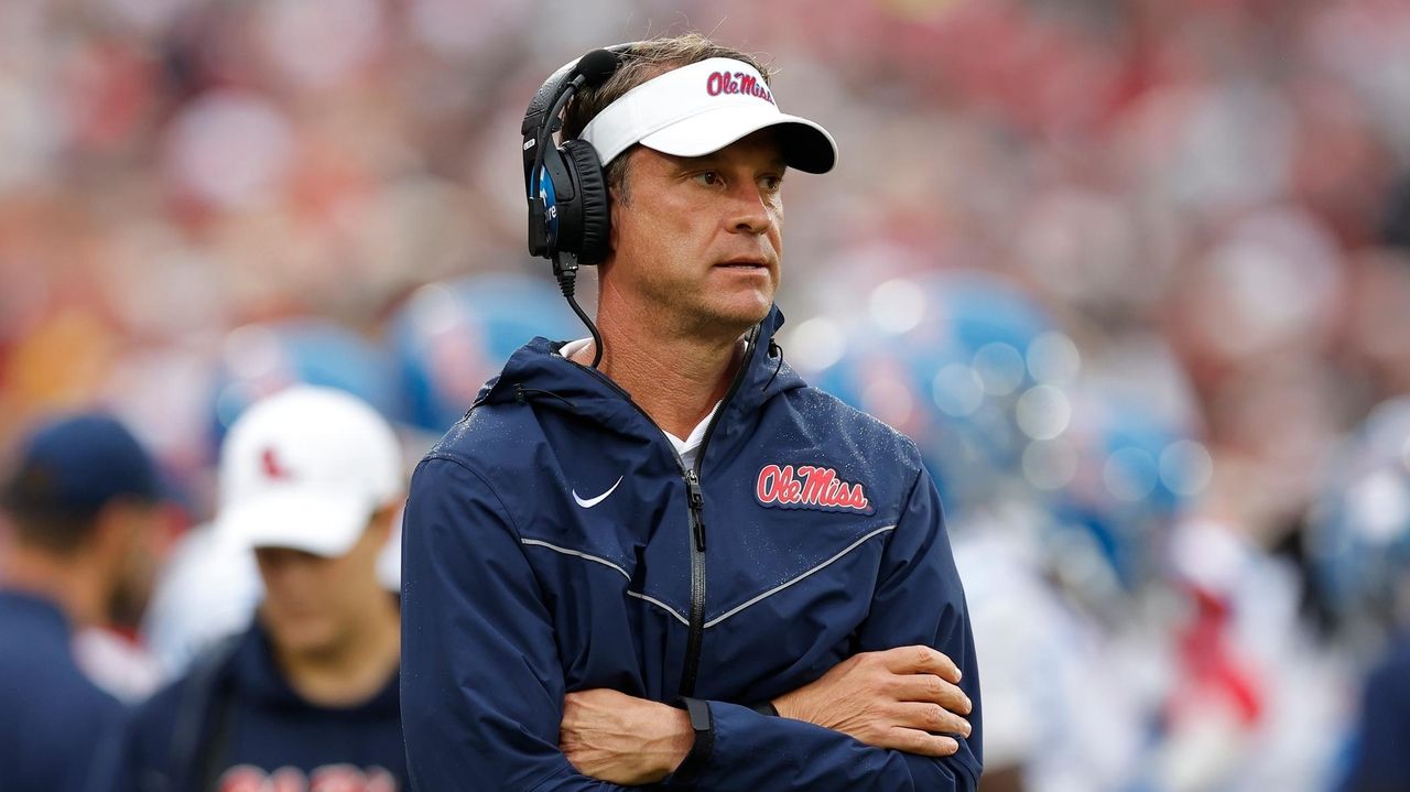 Lane Kiffin to the Swamp? The buzz surrounding the Ole Miss coach creates a subplot to the game