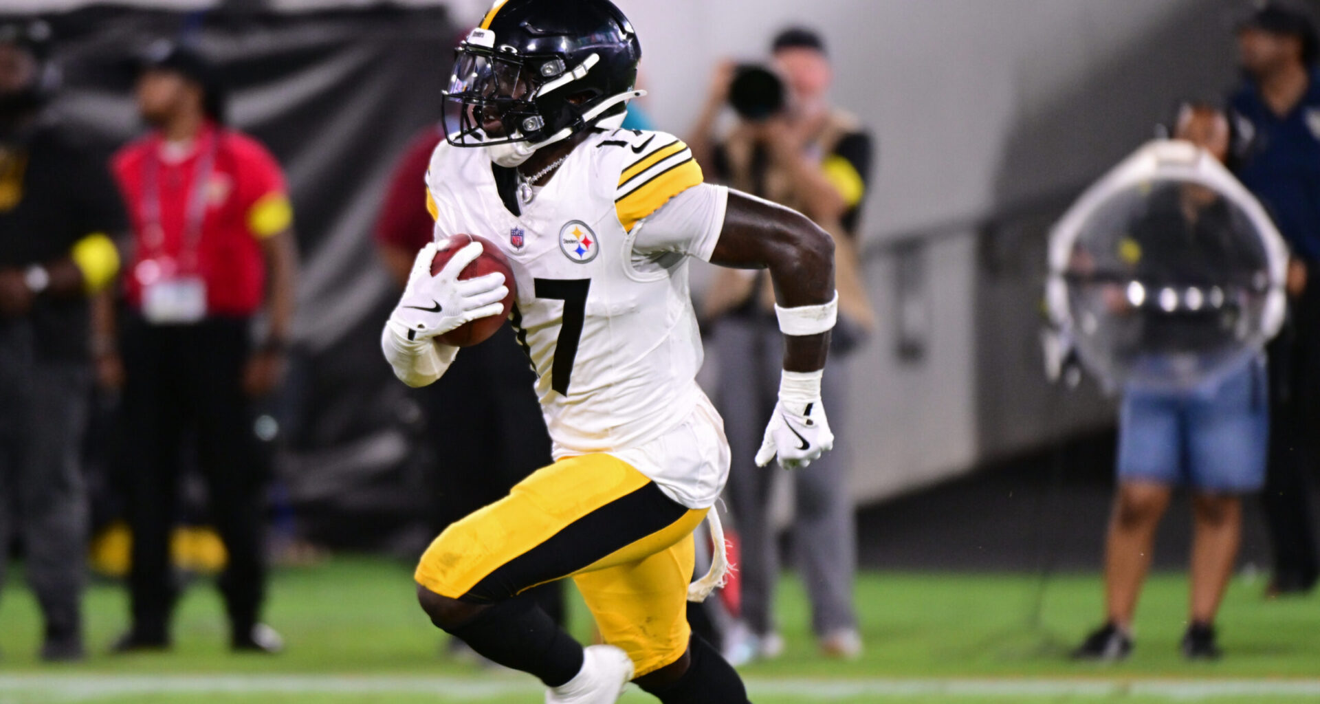Steelers Elevate Cornerback, But Not Asante Samuel Jr.