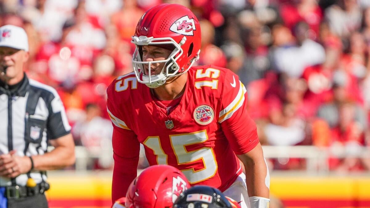 Model locks in Chiefs vs. Broncos picks, score prediction, SGP for NFL Week 11