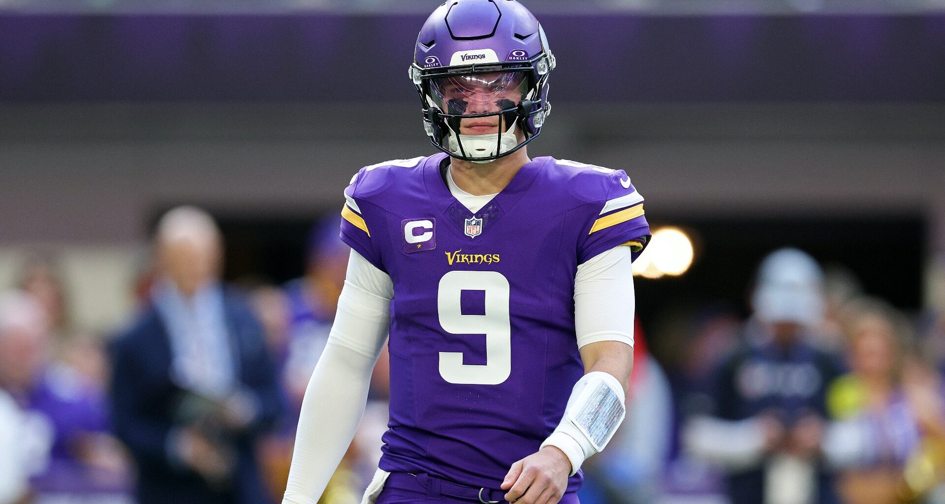 Vikings QB J.J. McCarthy Gets Brutal Message After Loss to Bears