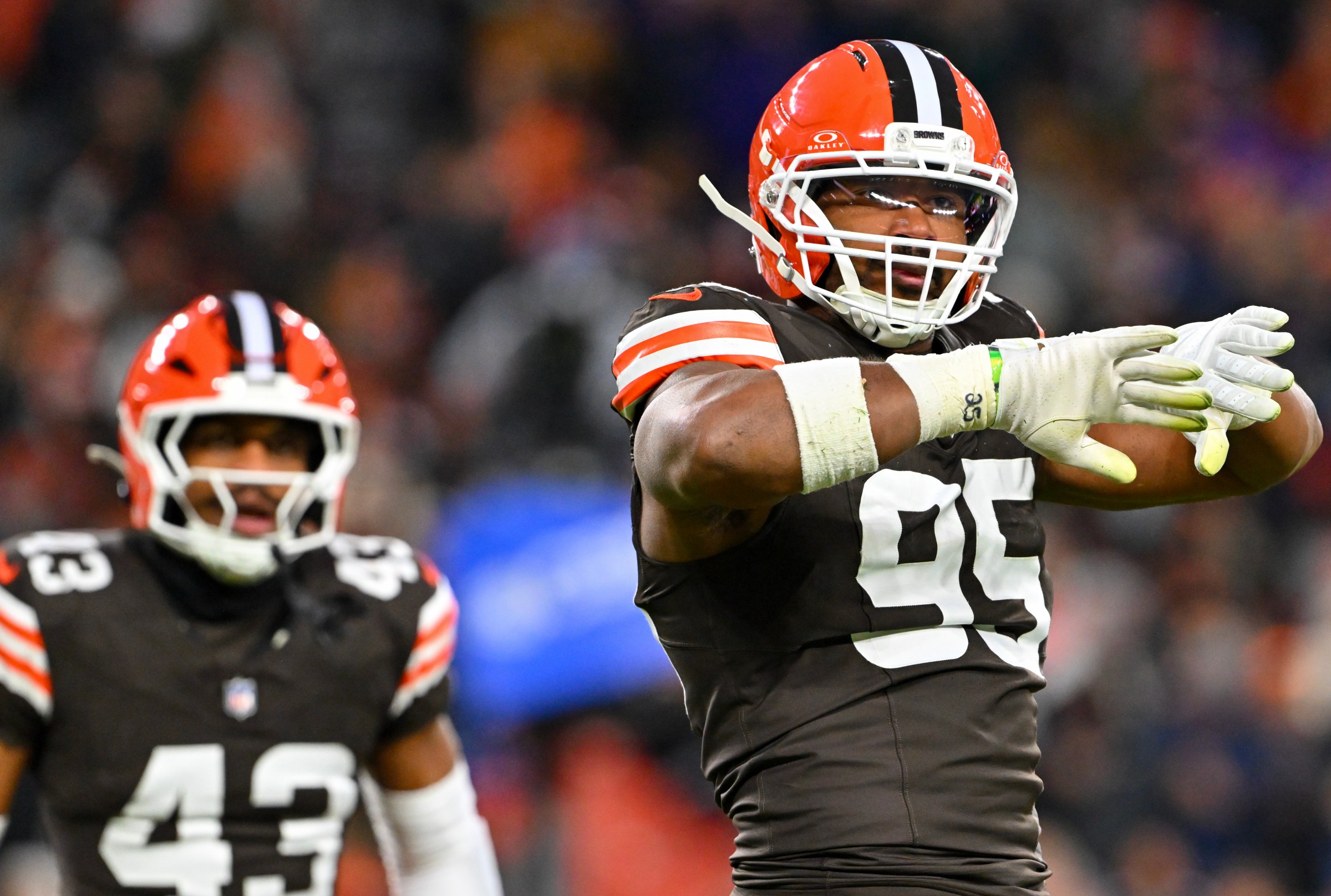 Daily Dawg Chow 11/18: Snapcounts, Bernie Kosar medical update and more