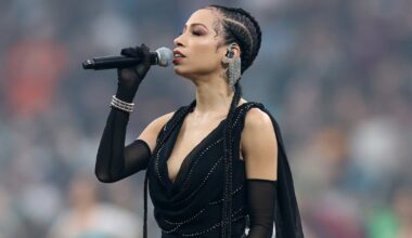 NFL National Anthem Singer Responds to Criticism of Her ‘Hooker’ Outfit
