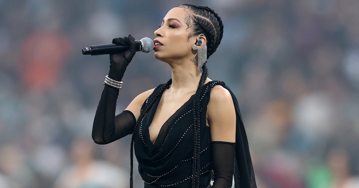 NFL National Anthem Singer Responds to Criticism of Her ‘Hooker’ Outfit