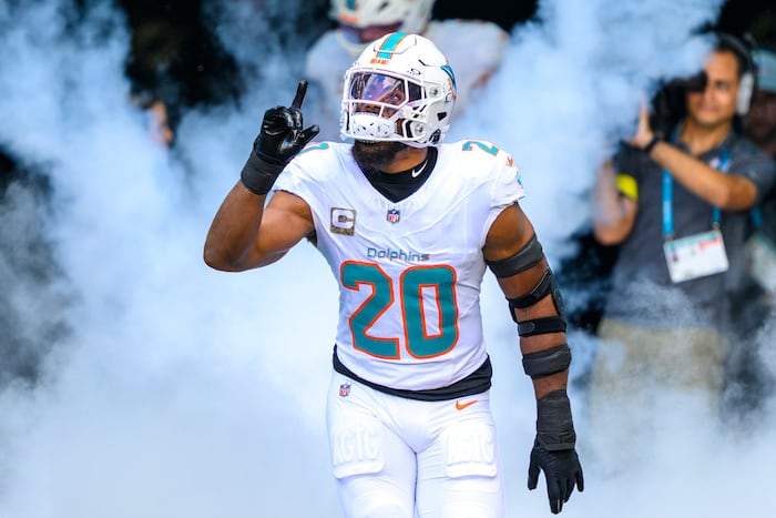 Dolphins’ Jordyn Brooks named AFC Defensive Player of the Week