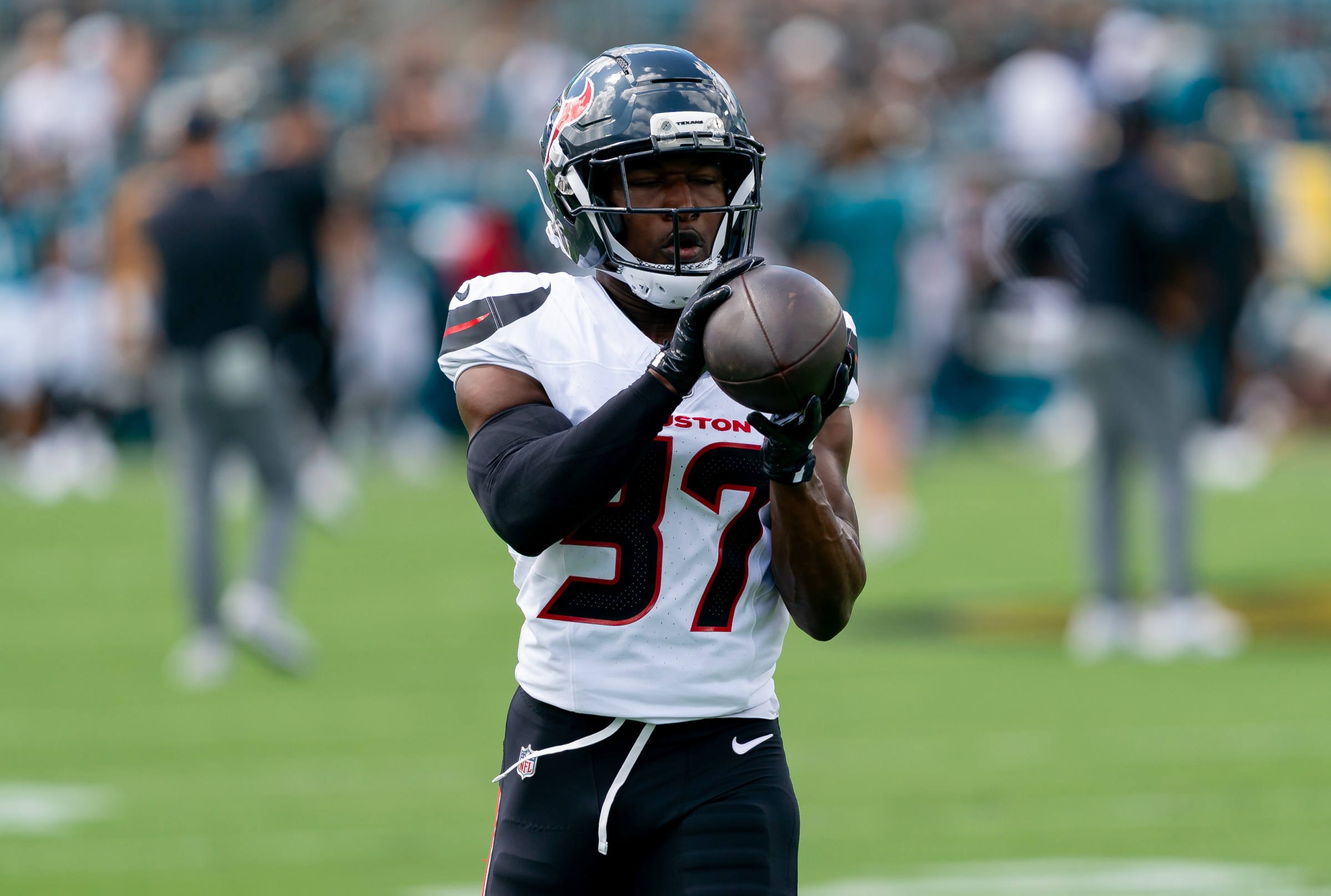 Browns roster: Cleveland adds secondary help, signs two CBs heading into week 12