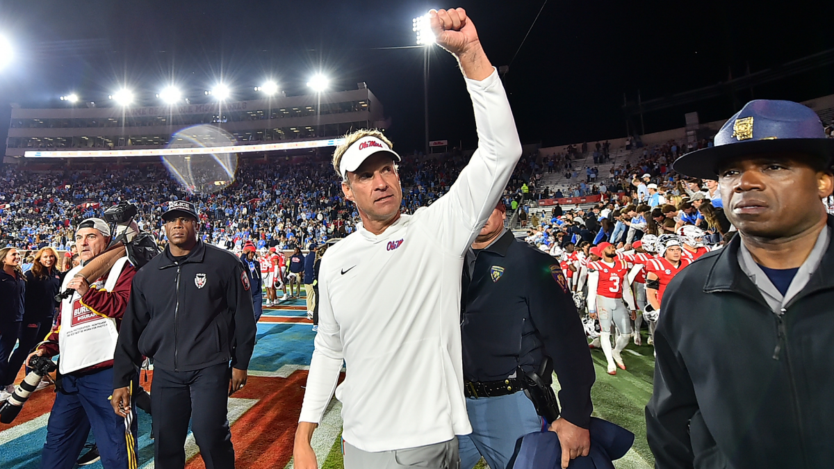 Lane Kiffin decision looms as LSU gains momentum, Florida falls back in race
