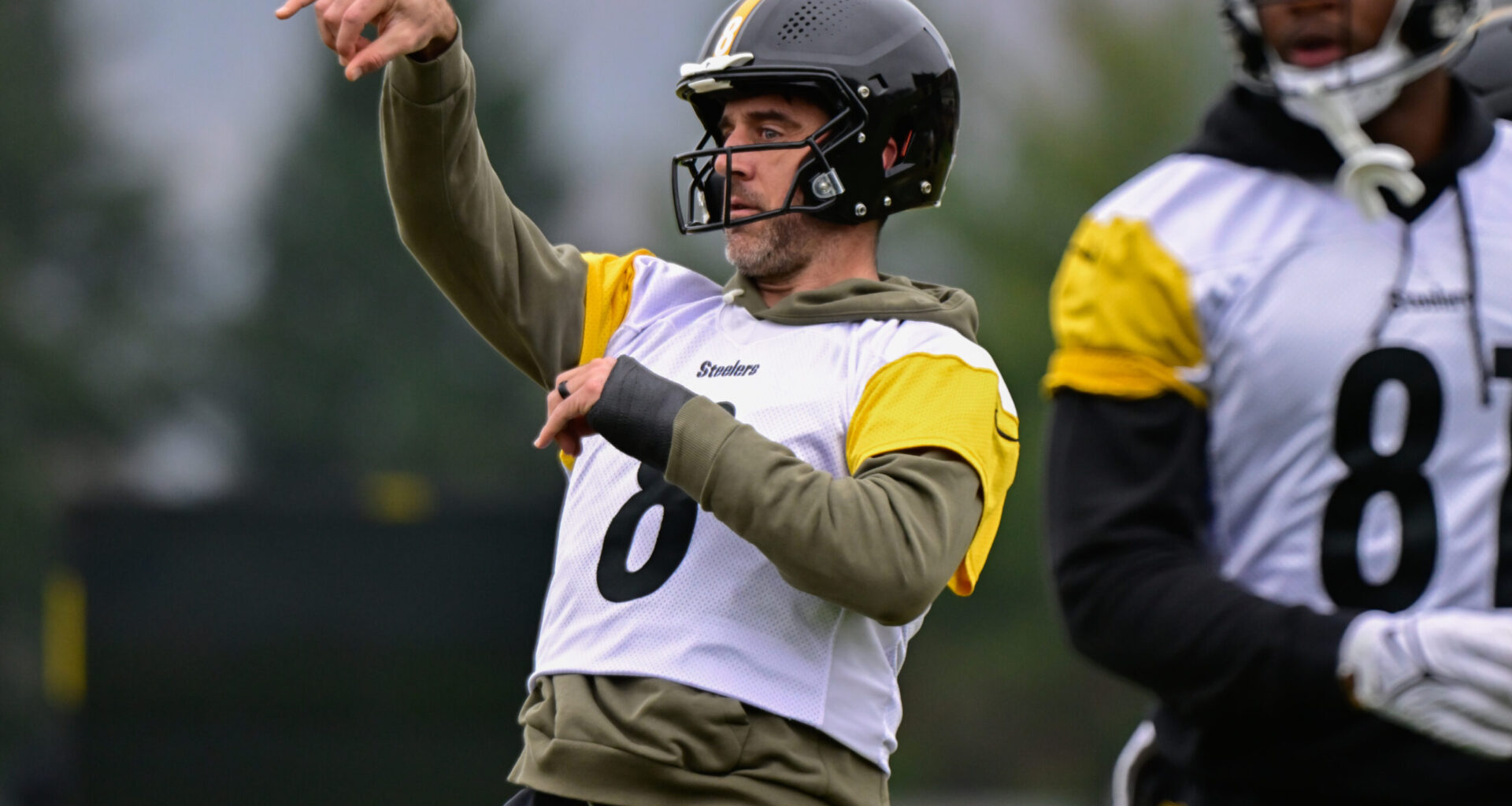 Is Aaron Rodgers Playing vs. Bears? Steelers Teammates Weigh In