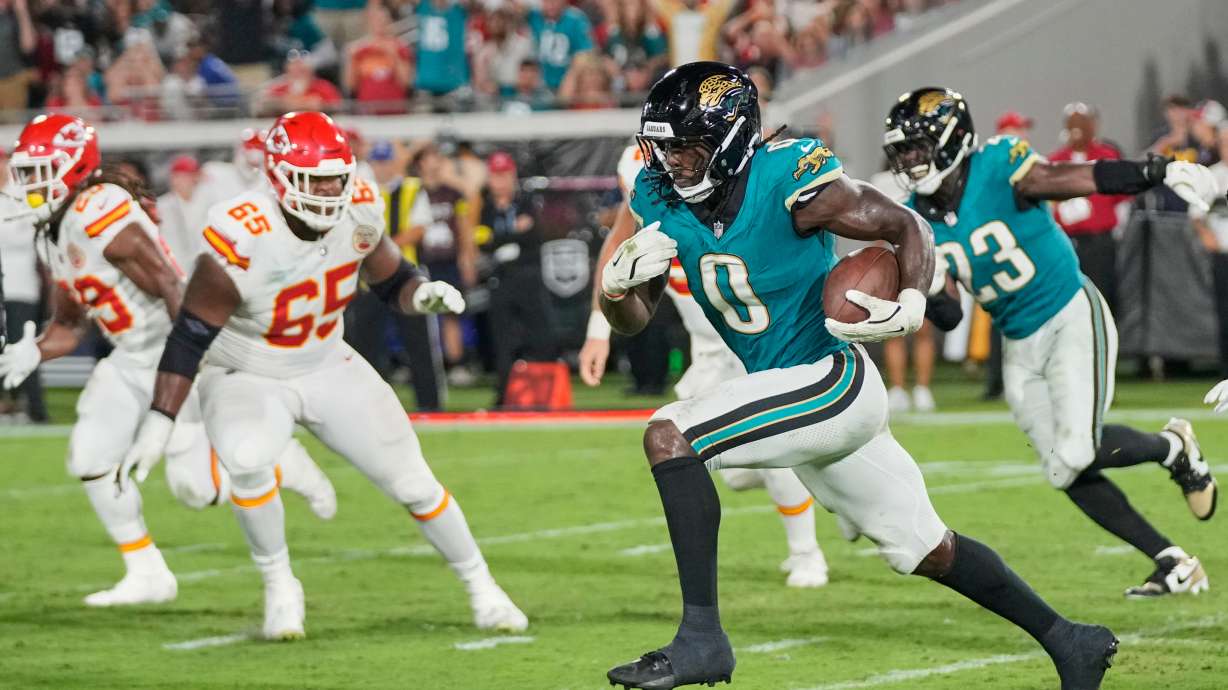 Locals in the NFL: Devin Lloyd, Jaguars defense boost playoff hopes with OT win
