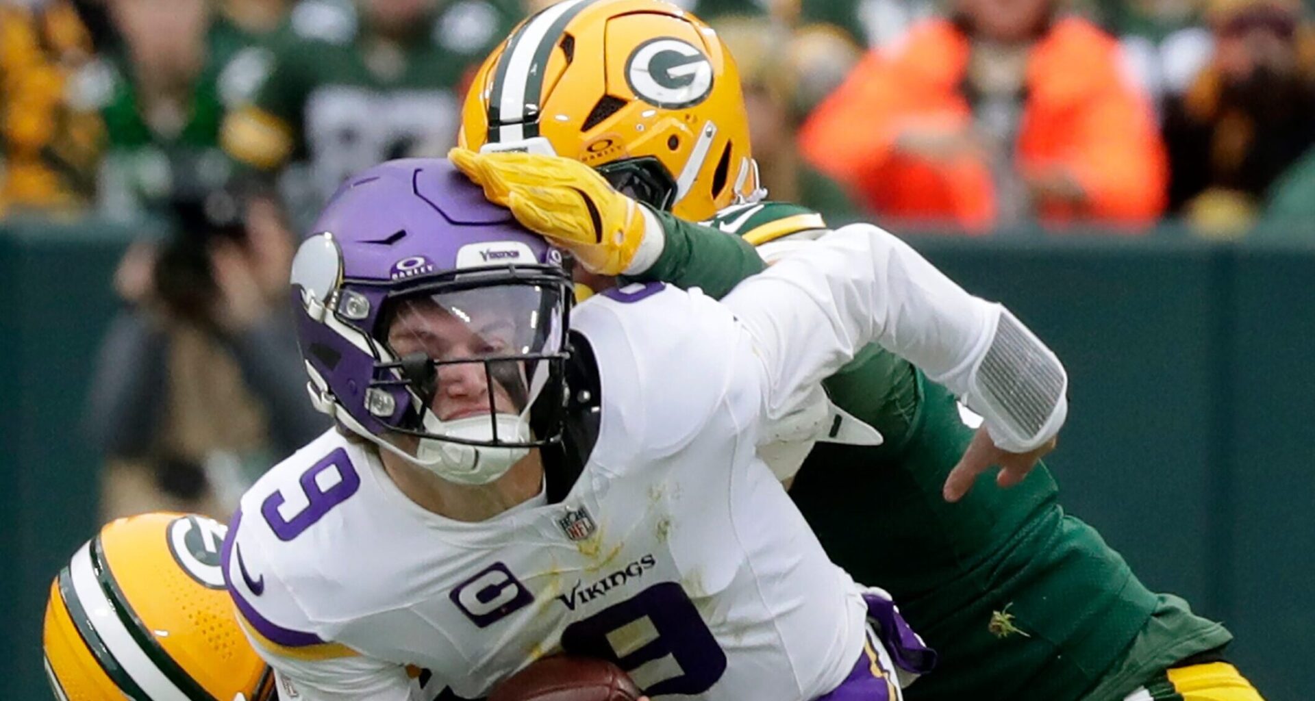 NFL Insider Says New QB Coming for MN Vikings