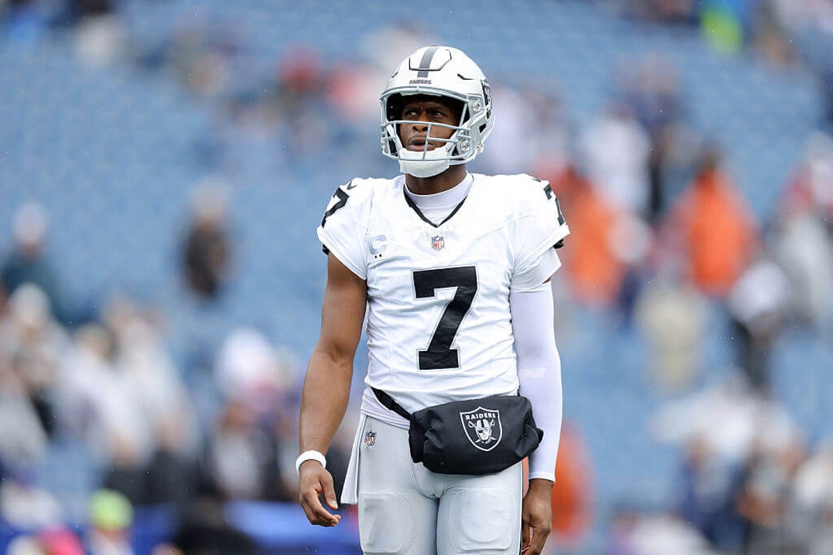 Geno Smith apologizes to Raiders fans for obscene gesture