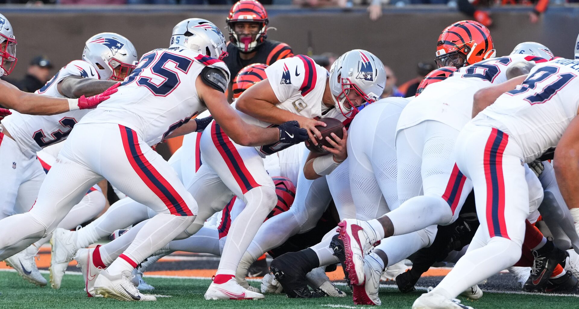 Patriots Urged to Try New Plan for Drake Maye in Red Zone