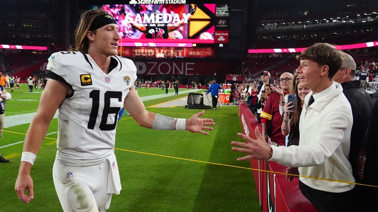 Jaguars aim to extend the Titans' losing streak while chasing Colts in AFC South