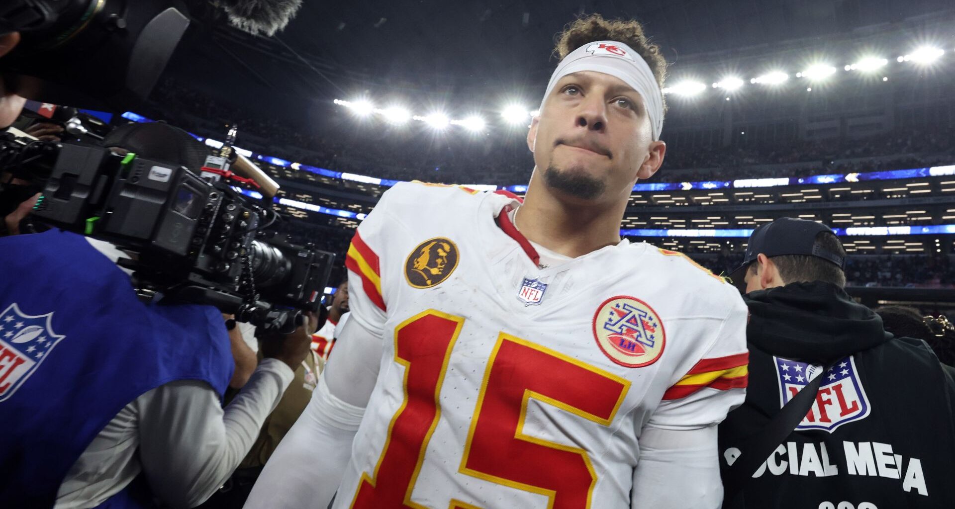 Patrick Mahomes Celebrates With Family After Dallas Loss