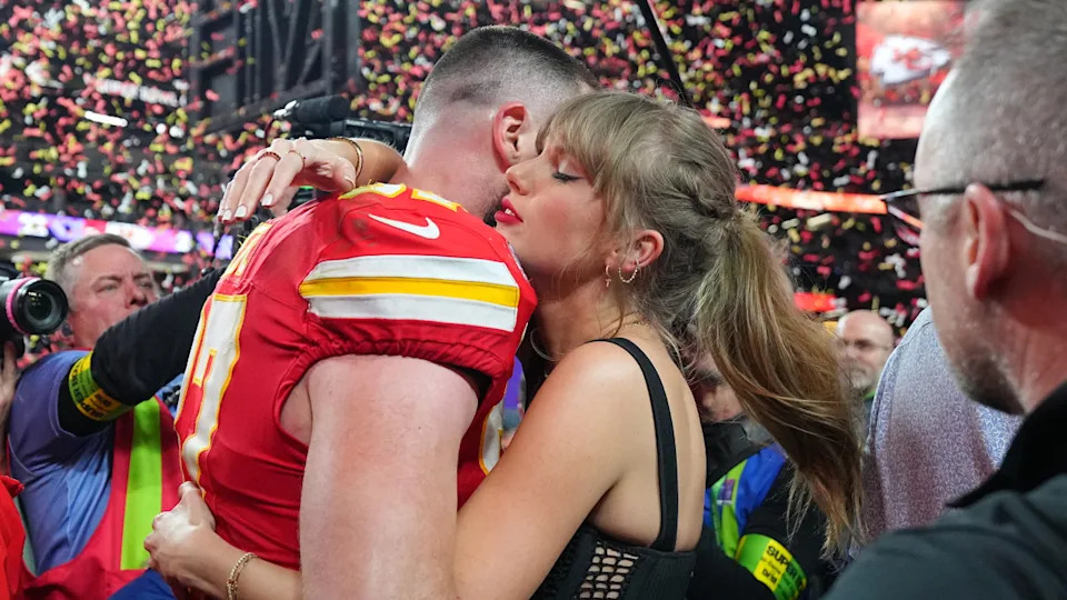 Kansas City Chiefs Travis Kelce (87) kisses girlfriend and singer Taylor Swift following victory vs San Francisco 49ers at Allegiant Stadium.Erick W&period; Rasco&sol;Sports Illustrated via Getty Images
