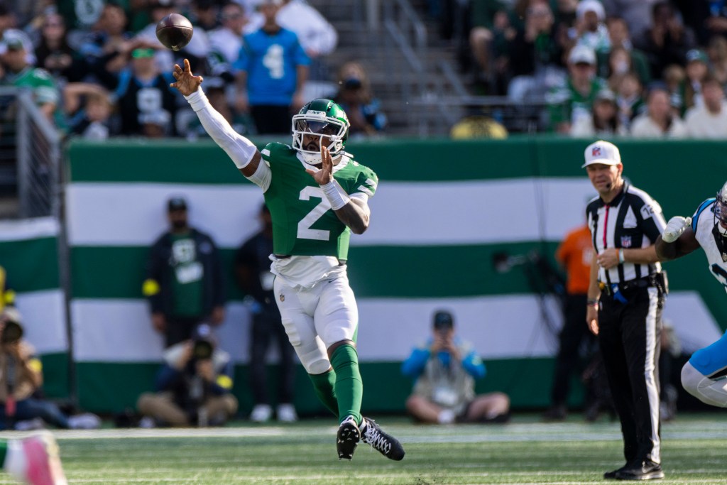 Tyrod Taylor of the New York Jets throws a pass during the third quarter at MetLife Stadium, Sunday, Oct. 19, 2025