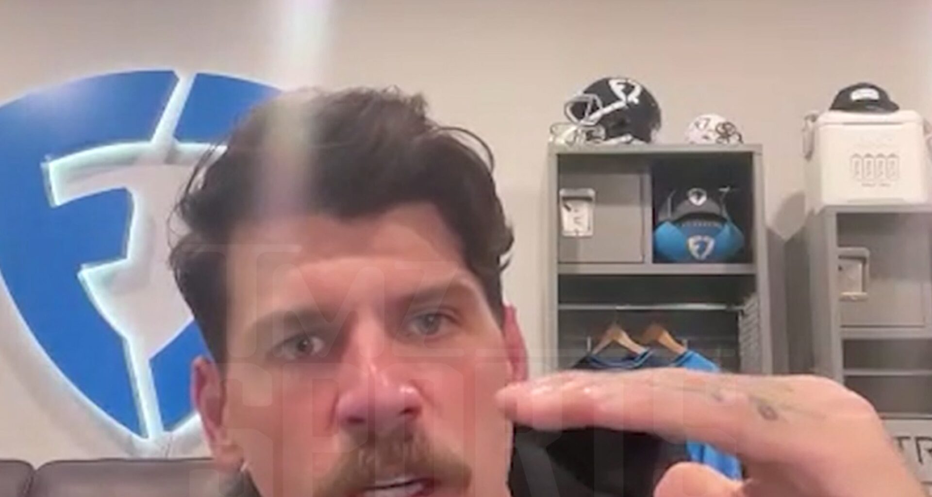 Taylor Lewan Still Believes In Cam Ward, Titans Gotta Get Him Some Help!