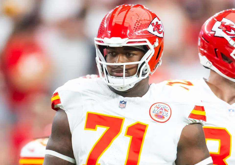 Kansas City Chiefs offensive tackle Josh Simmons has not played since Week 5Mark J&period; Rebilas-Imagn Images