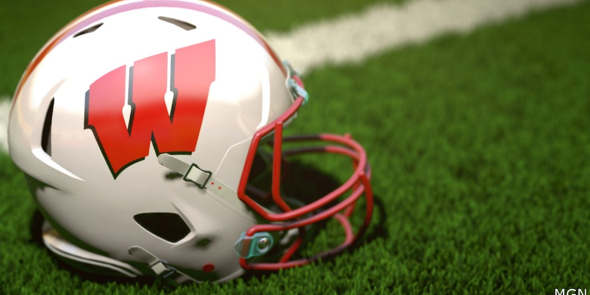 Badger football ticket packages now on sale for Ireland game