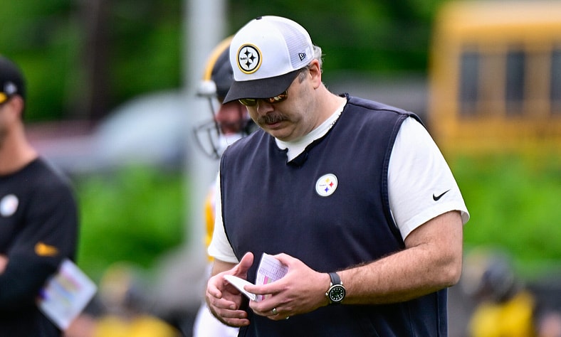 Steelers offensive coordinator Arthur Smith