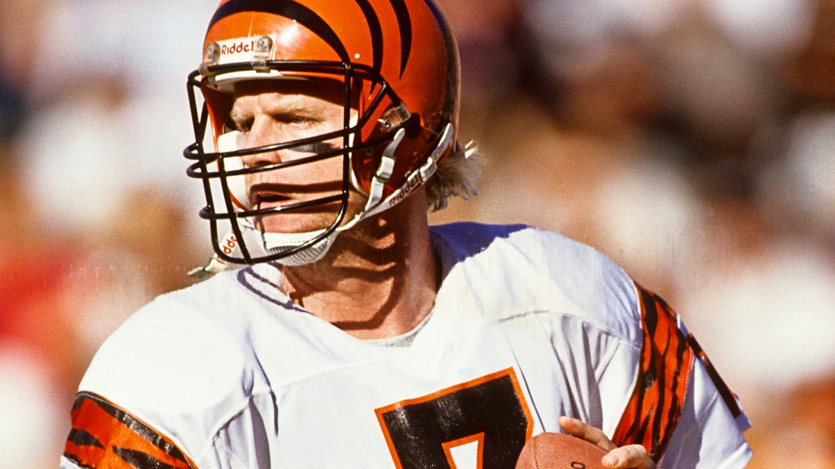 Cincinnati Bengals great Boomer Esiason, NFL MVP and Pro Bowl QB