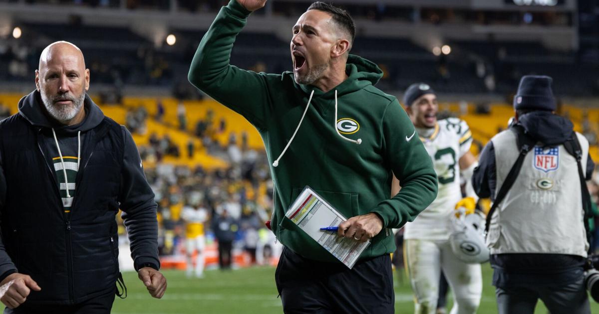 Happy Halloween to you, too: Packers coach Matt LaFleur hoping Quay Walker’s calf injury is only a scare | Top Stories
