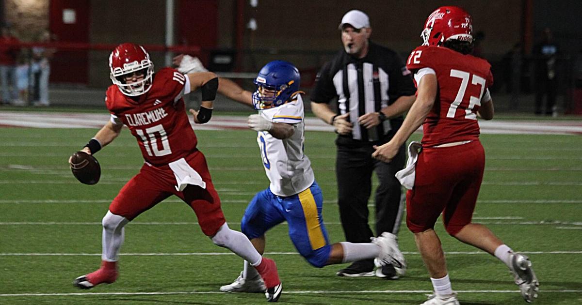 FOOTBALL: Claremore cruises into playoffs with shutout of Will Rogers | Sports