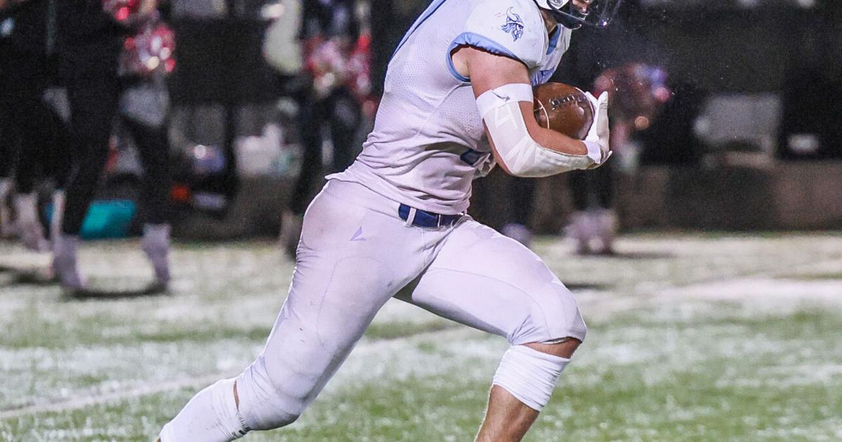 Lucy (198 yds, 3 TDs) goes wild again, Triton hangs with No. 2 Abington before bowing out in D6 playoffs | Sports