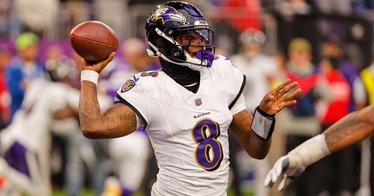 Lamar Jackson returns to practice for the Ravens after missing Wednesday's session with a knee issue | NFL