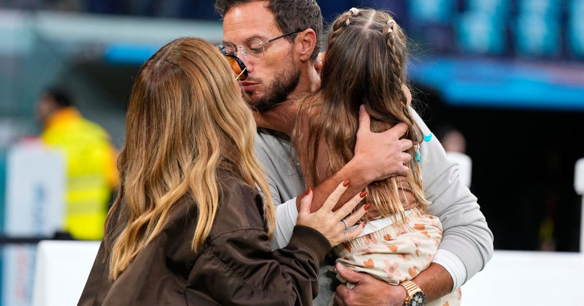 Mike McDaniel says family time, a chance for rest and a Dolphins' winning streak align perfectly | NFL